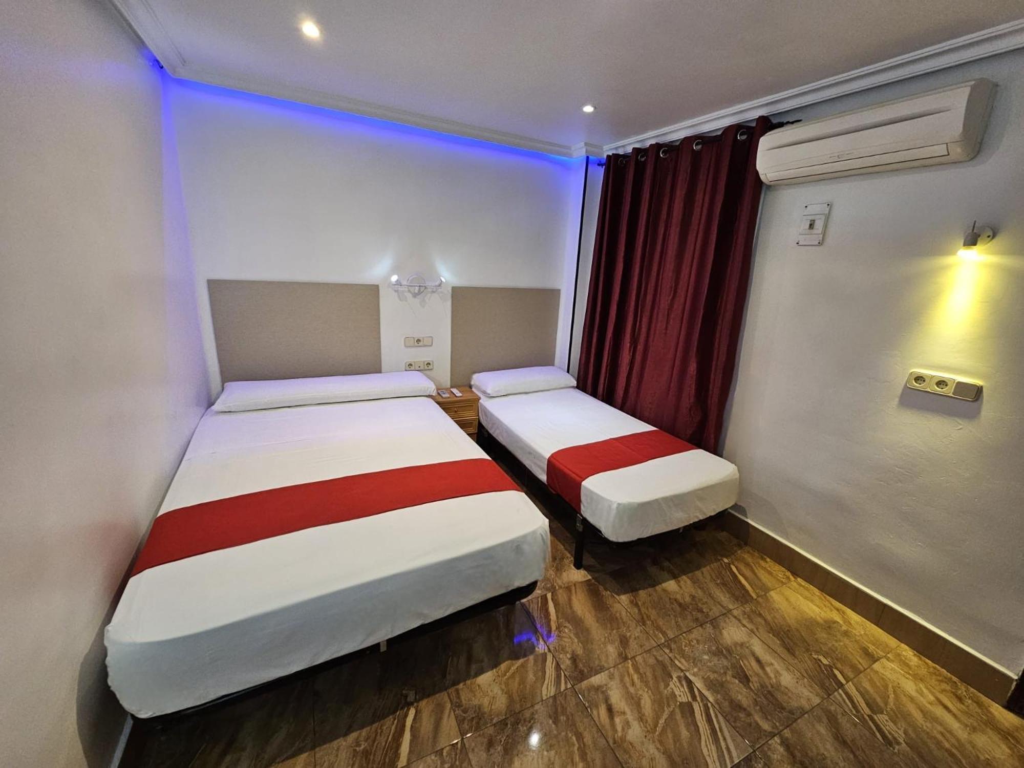 מדריד Hostal Las Vegas מראה חיצוני תמונה
