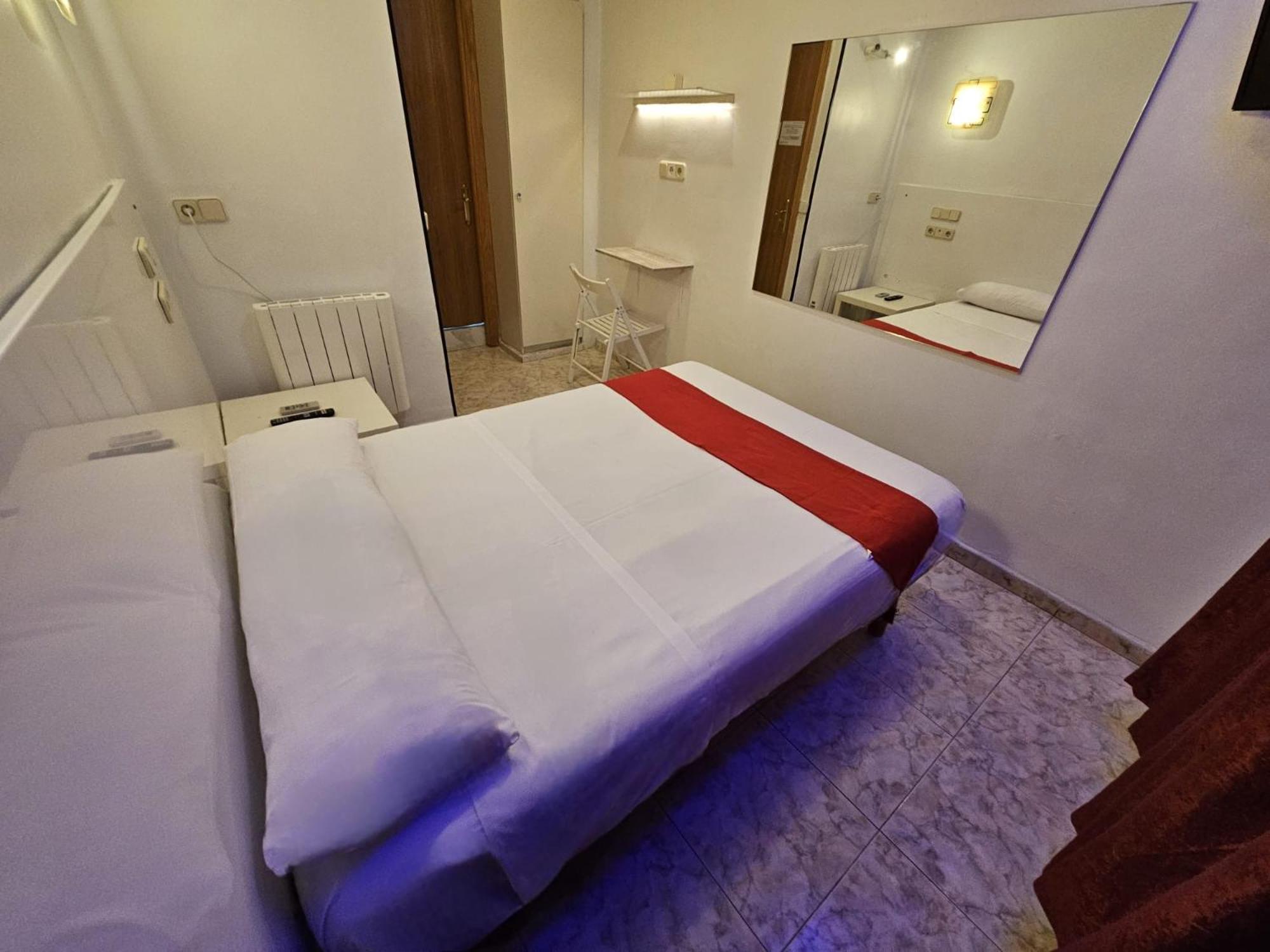 מדריד Hostal Las Vegas מראה חיצוני תמונה