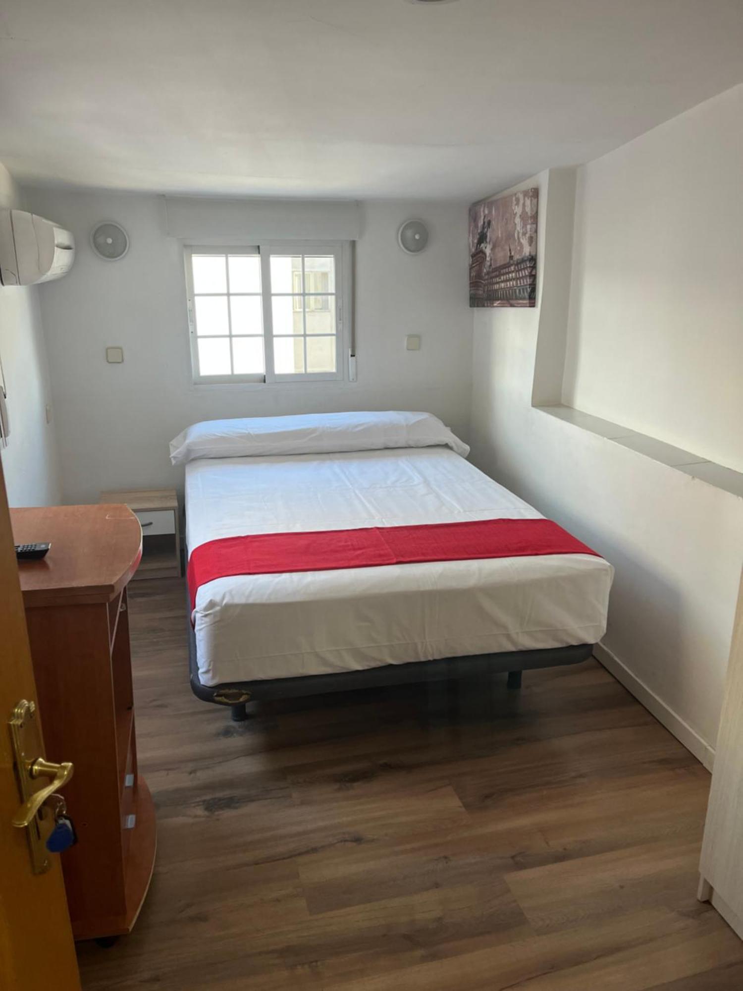מדריד Hostal Las Vegas מראה חיצוני תמונה