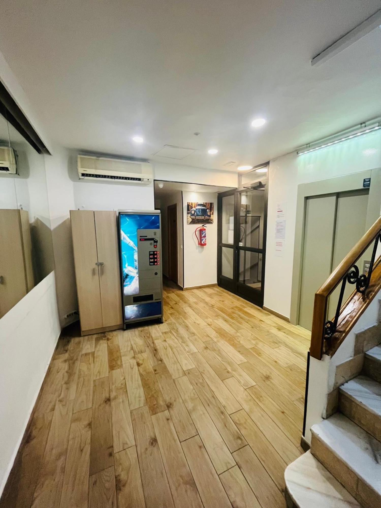 מדריד Hostal Las Vegas מראה חיצוני תמונה